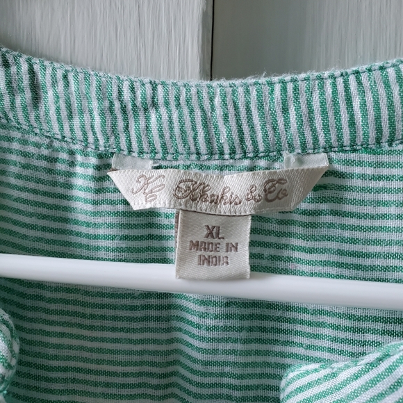 Khakis & Co sleeveless Top - Picture 5 of 5